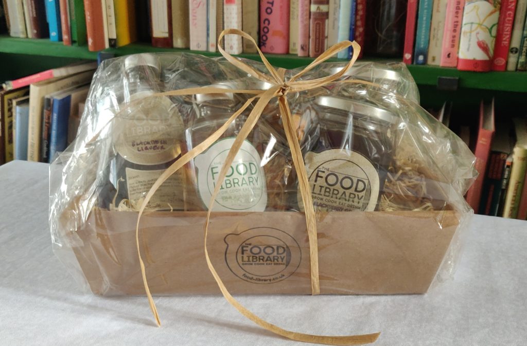 Hamper - Liqueurs & Preserves